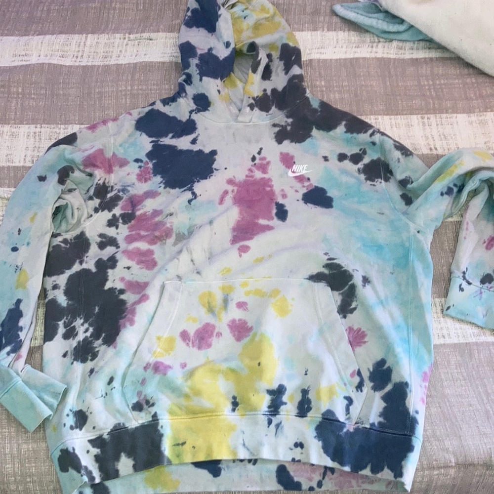 Nike sweater